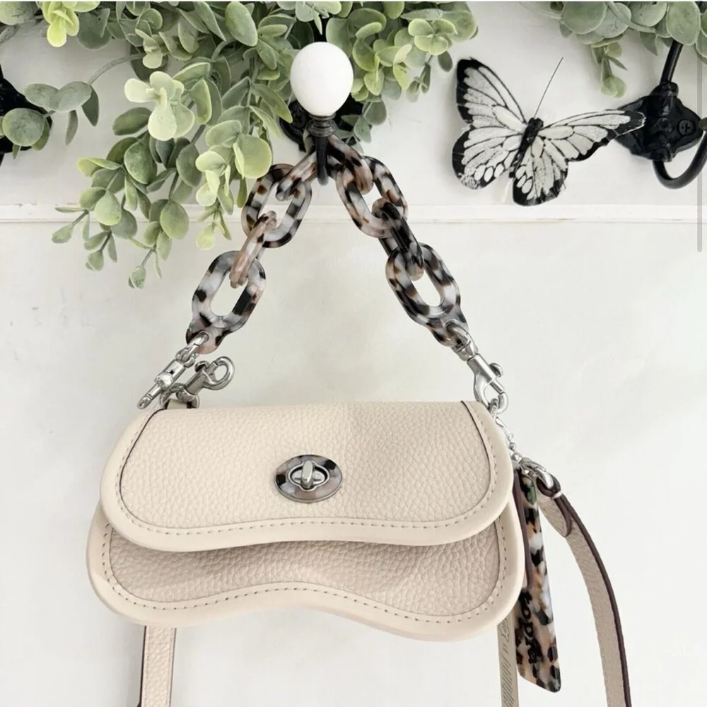 Coach Coachtopia Micro Wavy Dinky Crossbody Bag Ivory New - Picture 3 of 4